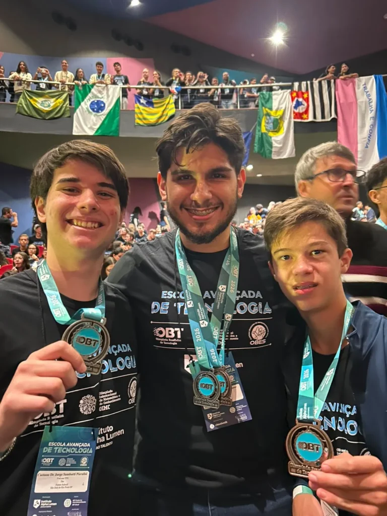 Alunos medalhistas da The Future School 4.0 na OBT 2026