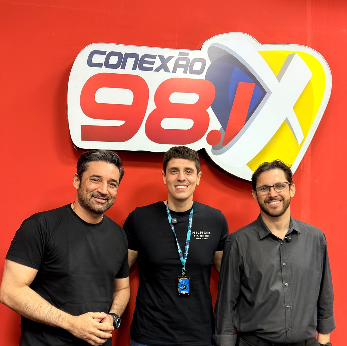 Equipe da The Future School na entrevista da rádio Conexão 98.1 FM, em Palmas