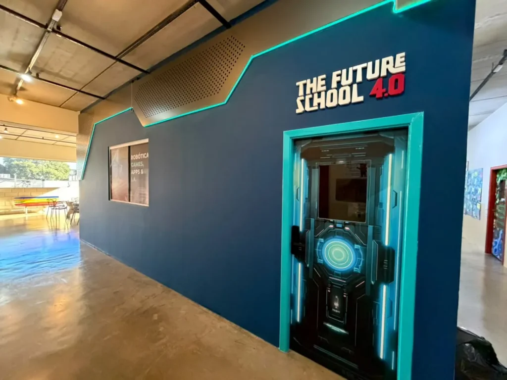 Portal de entrada de uma unidade da The Future School 4.0